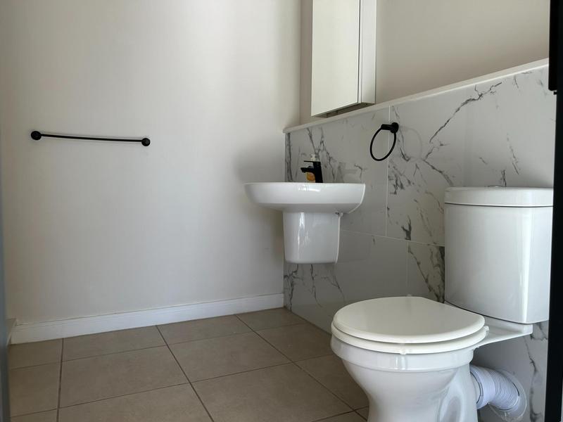 To Let 2 Bedroom Property for Rent in Sandown Western Cape